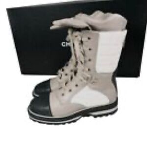 CHANEL Quilted Leather Winter Boots Cap Toe CHANEL CC Logo Size EU 36